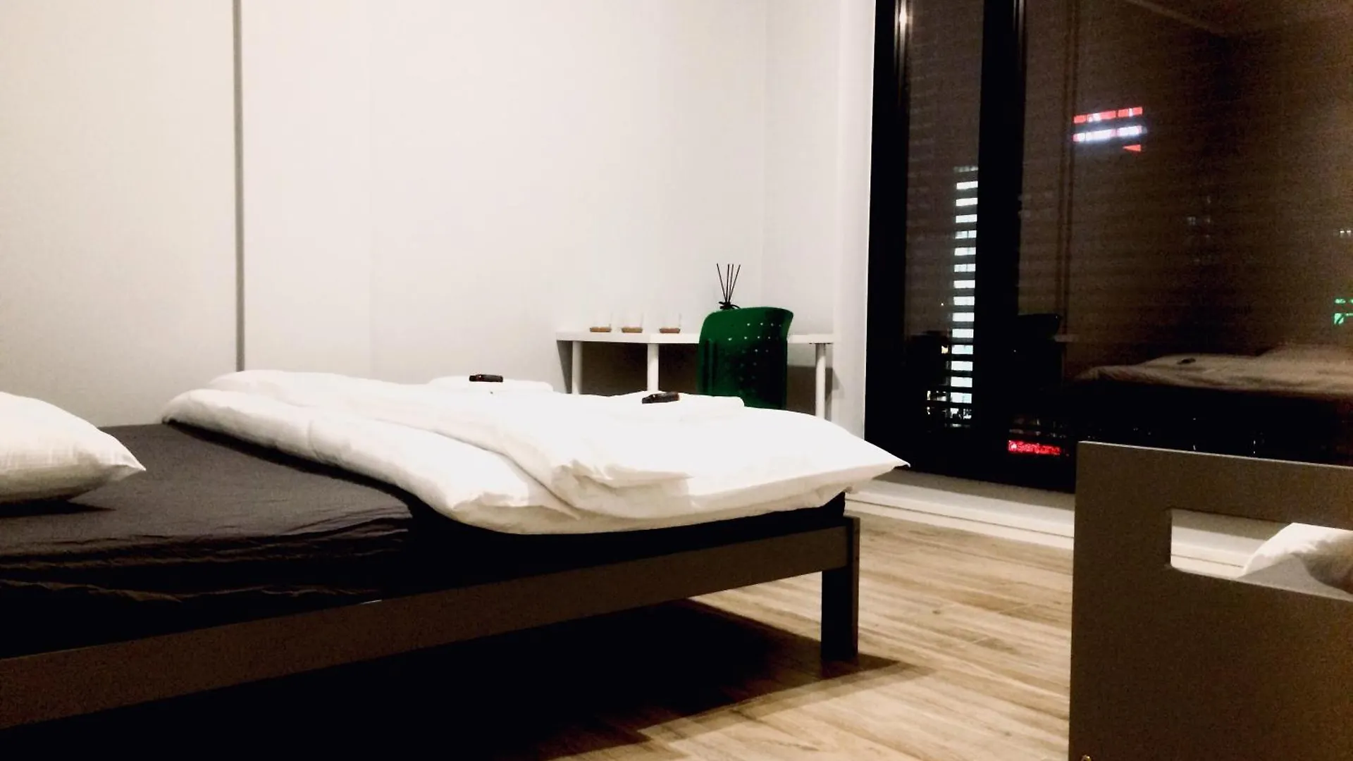 Fractal Guest Rooms - Poznan Centrum Andersia Square & Old Town